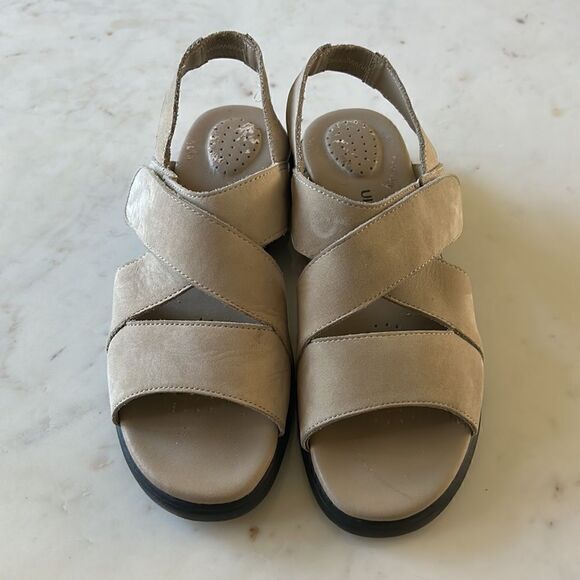 Ultrasoft Red Cross tan leather Velcro strap sandals 8W‎ - Picture 2 of 11